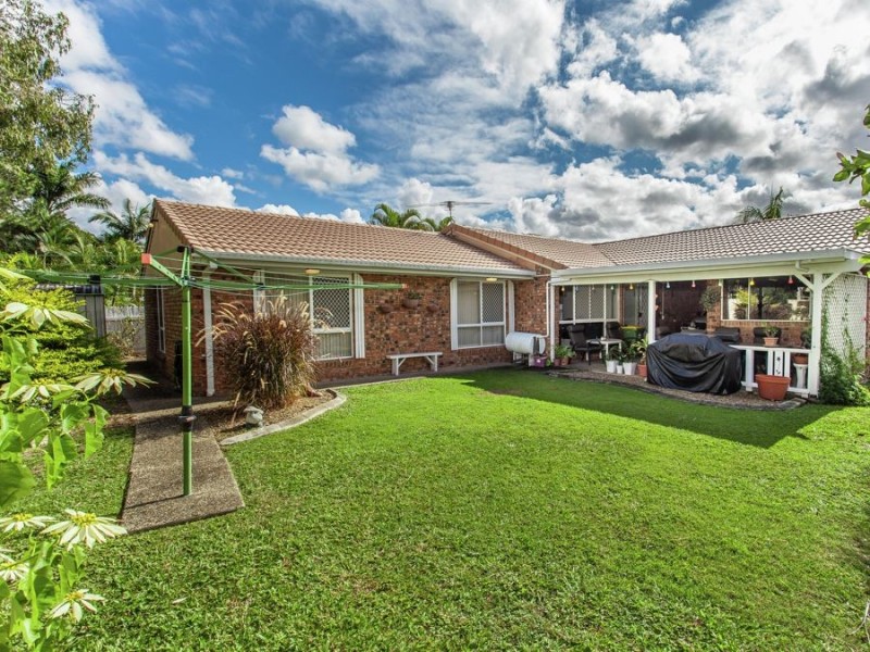 4 Mattes Place, Meadowbrook QLD 4131