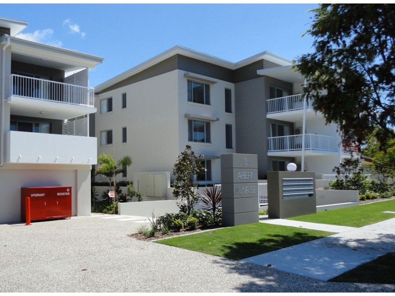 2/8 Ahern Street, Labrador QLD 4215