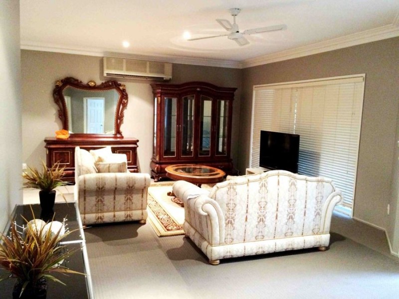 6 Dove Tree Cre, Sinnamon Park QLD 4073