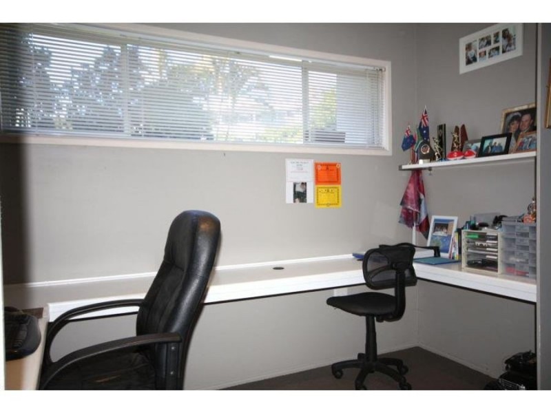 6 Dove Tree Cre, Sinnamon Park QLD 4073