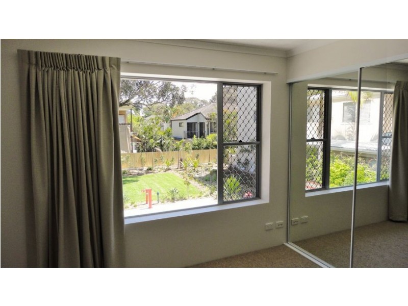 8-10 Ahern Street, Labrador QLD 4215