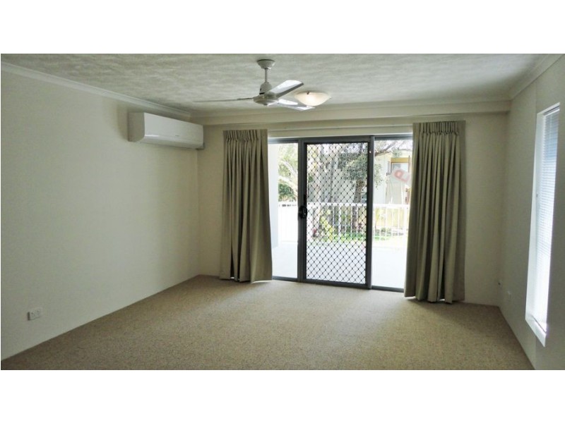 8-10 Ahern Street, Labrador QLD 4215