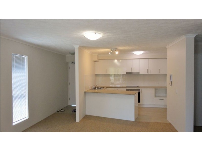 8-10 Ahern Street, Labrador QLD 4215