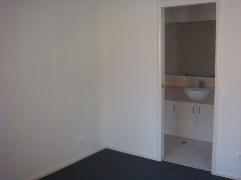 20 a BROWN STREET, Labrador QLD 4215