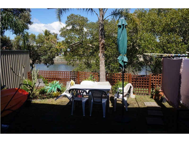 20 Huth Street, Labrador QLD 4215