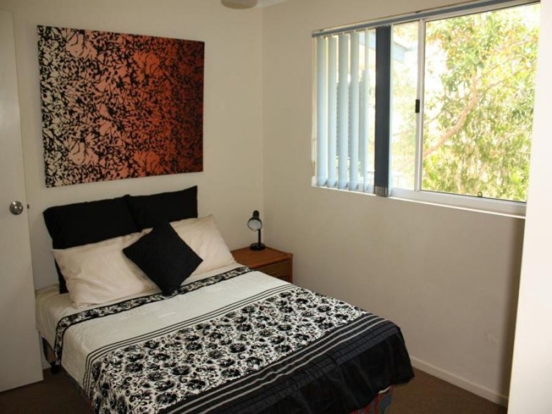 44 66 University Drive, Meadowbrook QLD 4131