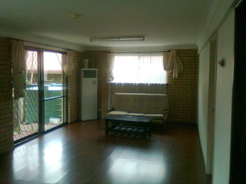 11 Warrington st, Robertson QLD 4109