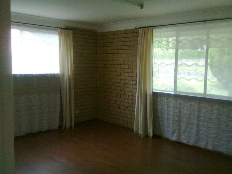 11 Warrington st, Robertson QLD 4109