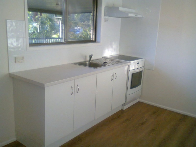 11 Warrington st, Robertson QLD 4109