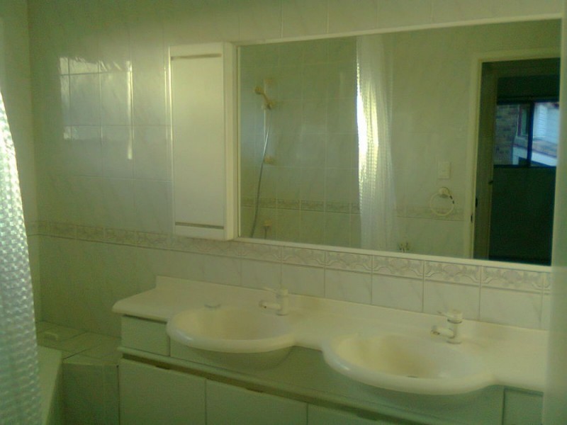 11 Warrington st, Robertson QLD 4109