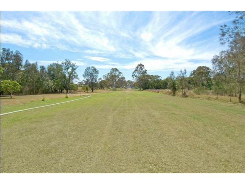 15 danyenah st, Loganholme QLD 4129