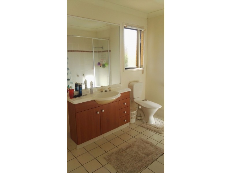 U48 / 1 Warbler Parade, Varsity Lakes QLD 4227