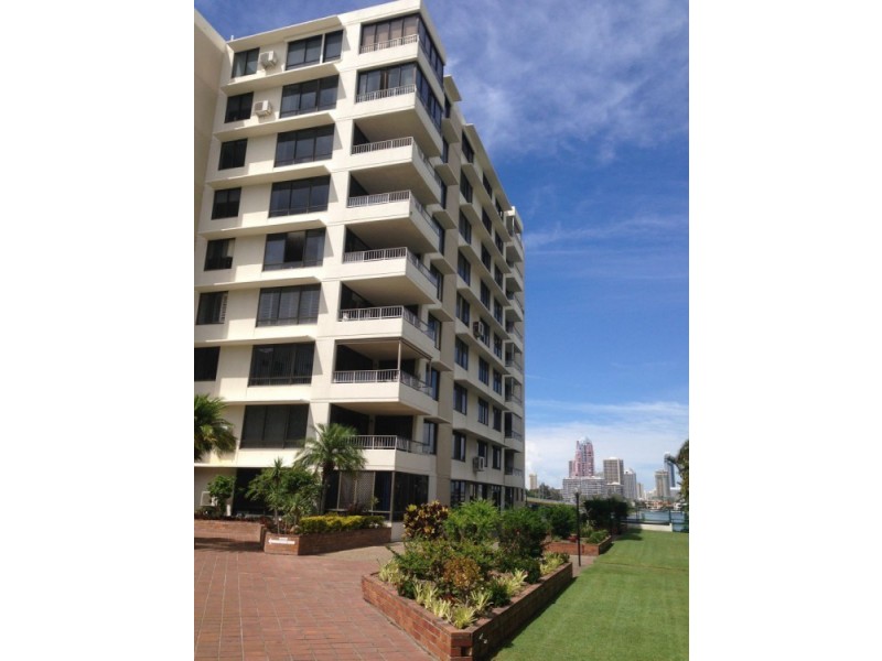 20 77 Brighton Parade, Southport QLD 4215