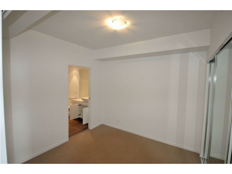 204/43 Harbour Town Drive, Biggera Waters QLD 4216