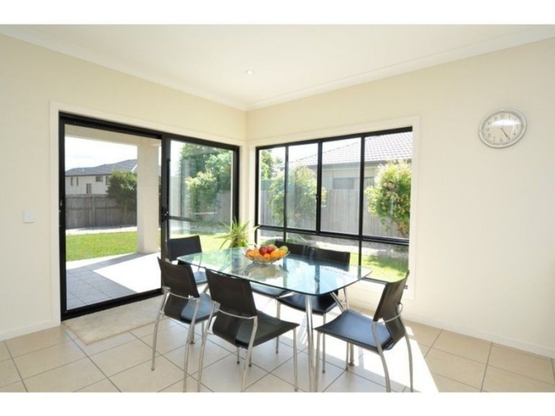 4 Corymbia Way, Molendinar QLD 4214