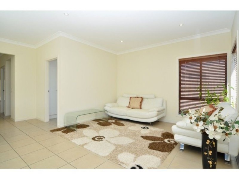 4 Corymbia Way, Molendinar QLD 4214
