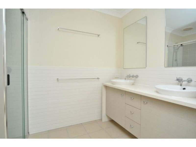 4 Corymbia Way, Molendinar QLD 4214