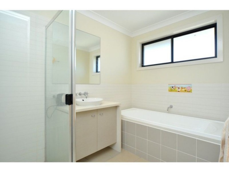 4 Corymbia Way, Molendinar QLD 4214