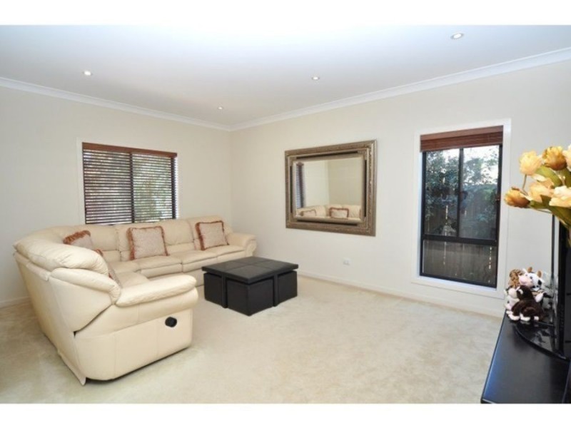 4 Corymbia Way, Molendinar QLD 4214