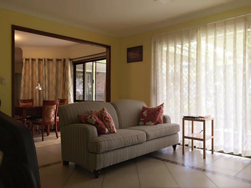 2 cygnus court, Regents Park QLD 4118