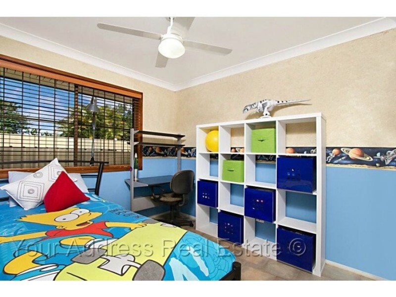 2 cygnus court, Regents Park QLD 4118