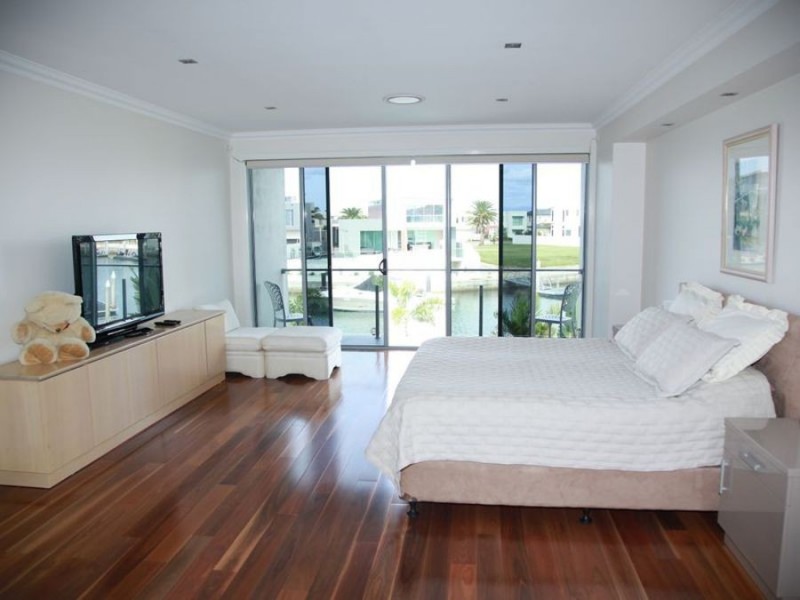 Paradise Point QLD 4216