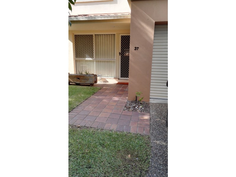 Unit37, 1 Warbler Parade, Varsity Lakes QLD 4227