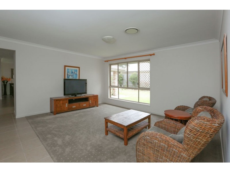 6 Dennis Vale Drive, Daisy Hill QLD 4127