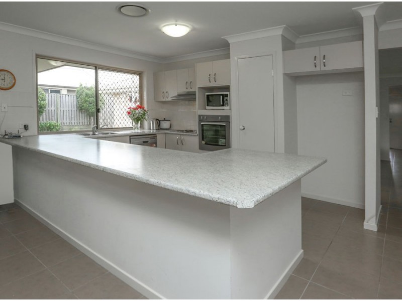 6 Dennis Vale Drive, Daisy Hill QLD 4127