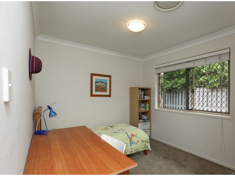6 Dennis Vale Drive, Daisy Hill QLD 4127