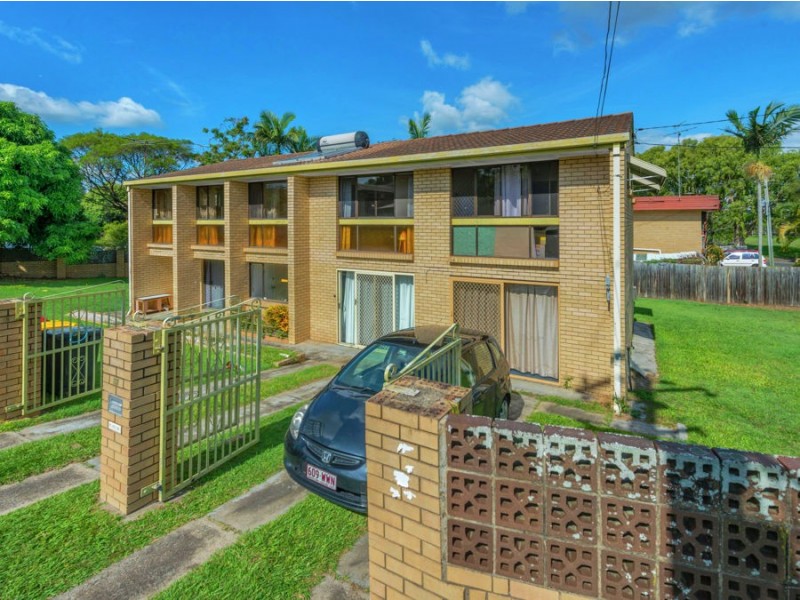 77 GROUT STREET, Macgregor QLD 4109