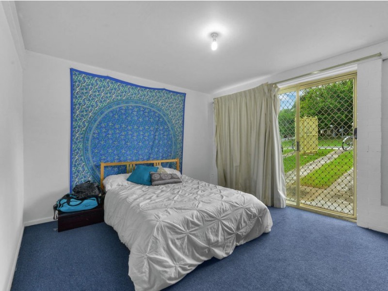 77 GROUT STREET, Macgregor QLD 4109