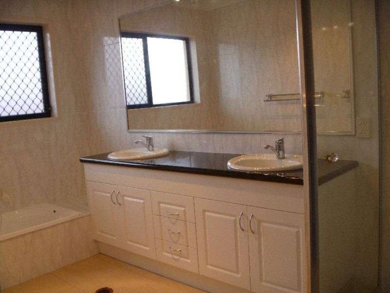 79 Juniper Ct, Stretton QLD 4116
