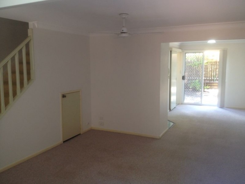 33 72 Springwood Rd, Rochedale South QLD 4123