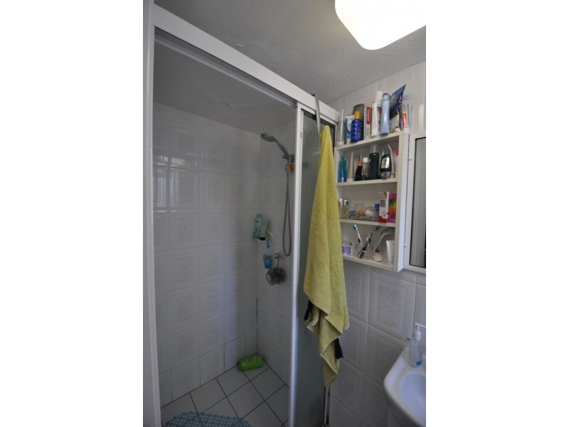 71 Warrent, St Lucia QLD 4067