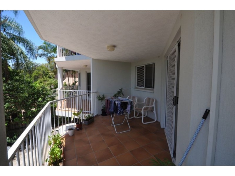 71 Warrent, St Lucia QLD 4067