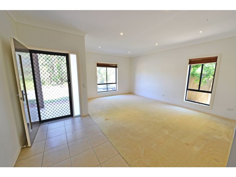 4 Corymbia Way, Molendinar QLD 4214