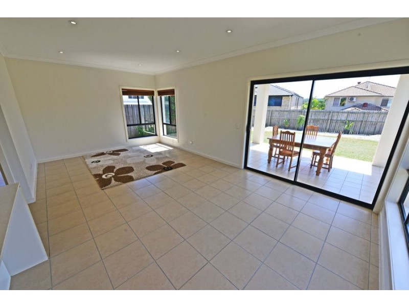4 Corymbia Way, Molendinar QLD 4214