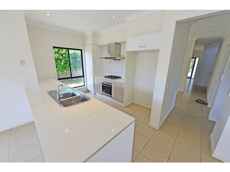 4 Corymbia Way, Molendinar QLD 4214
