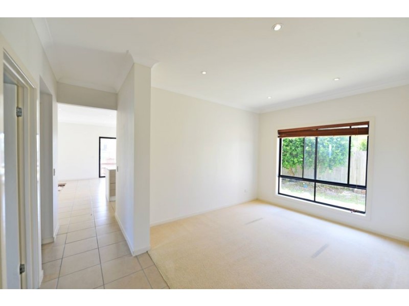 4 Corymbia Way, Molendinar QLD 4214