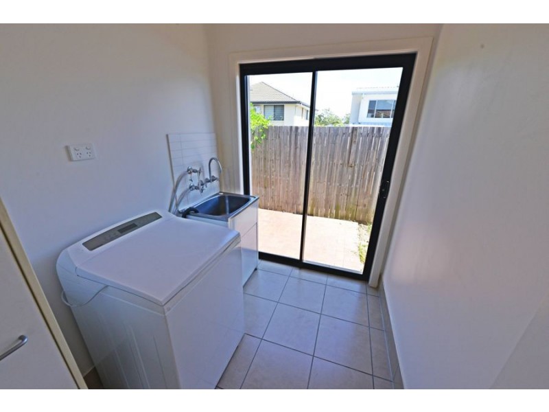 4 Corymbia Way, Molendinar QLD 4214