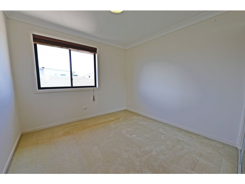 4 Corymbia Way, Molendinar QLD 4214
