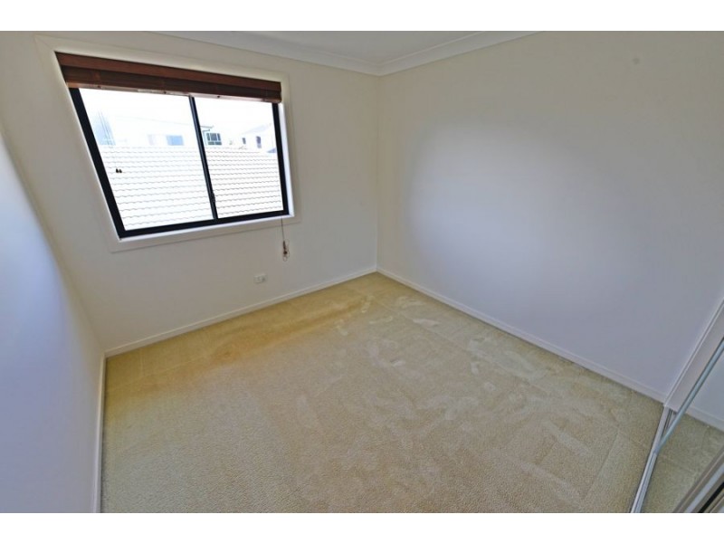4 Corymbia Way, Molendinar QLD 4214