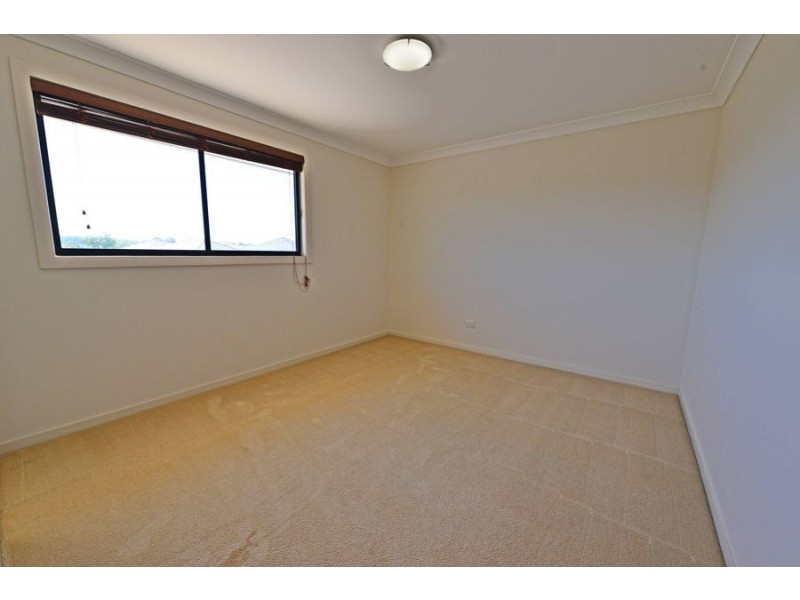 4 Corymbia Way, Molendinar QLD 4214