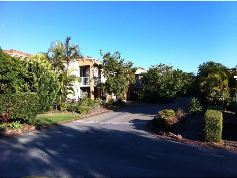 Unit71, 1 Warbler Parade, Varsity Lakes QLD 4227