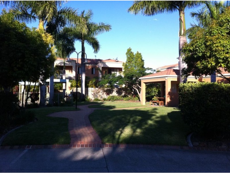 Unit71, 1 Warbler Parade, Varsity Lakes QLD 4227