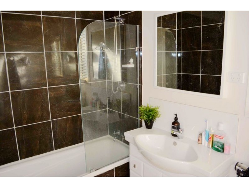 23 Karabil St, Kingston QLD 4114