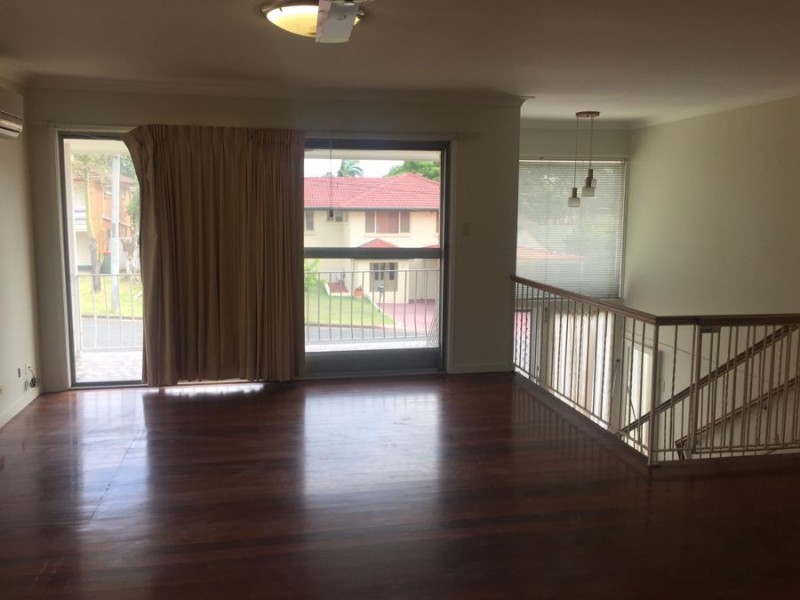 11 Shirland St, Macgregor QLD 4109