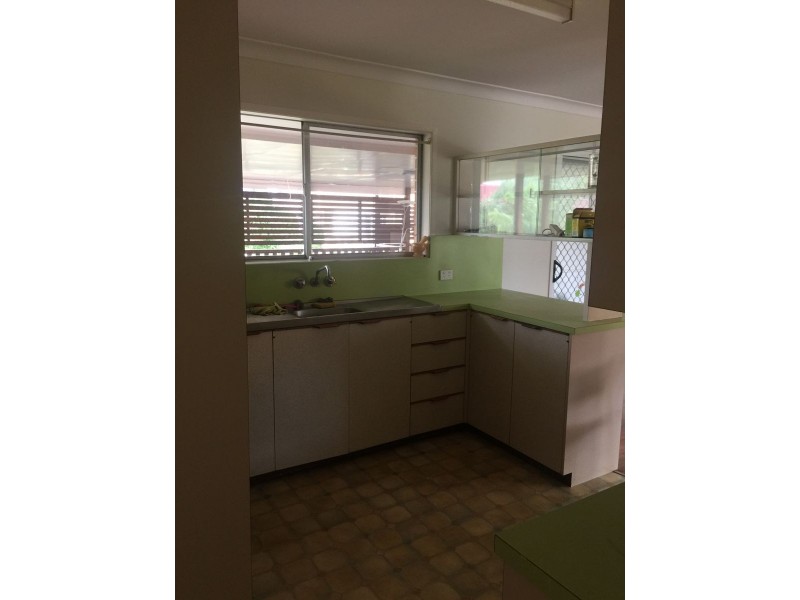 11 Shirland St, Macgregor QLD 4109