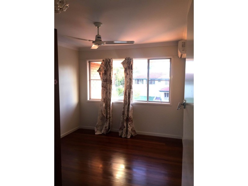 11 Shirland St, Macgregor QLD 4109